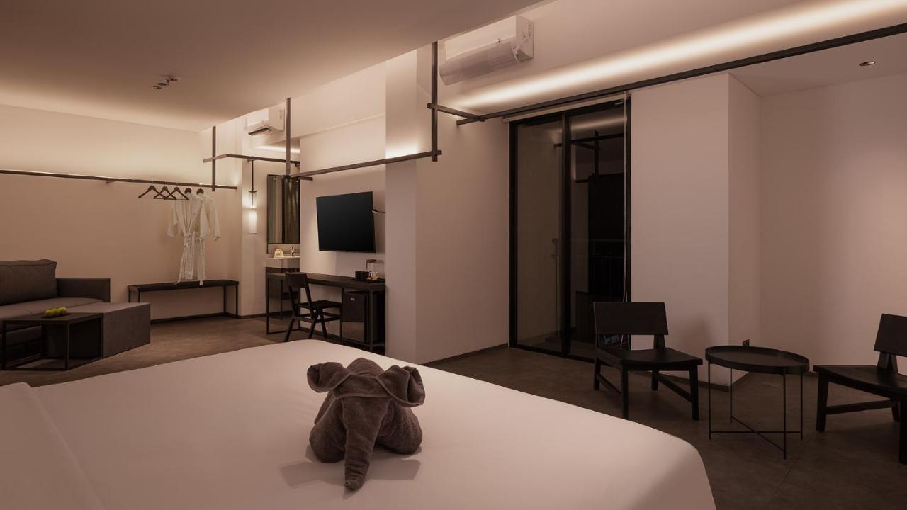 Rez Hotel Semarang Eksteriør bilde