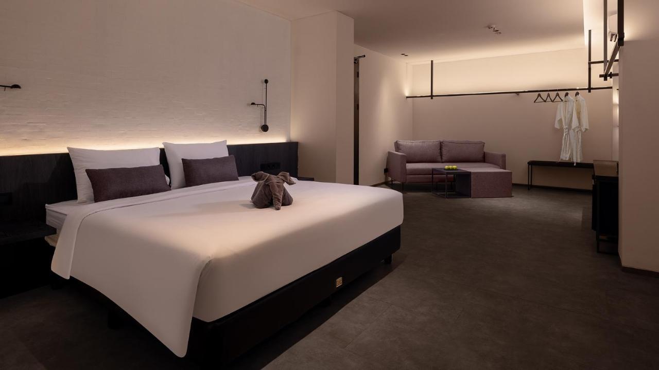 Rez Hotel Semarang Eksteriør bilde