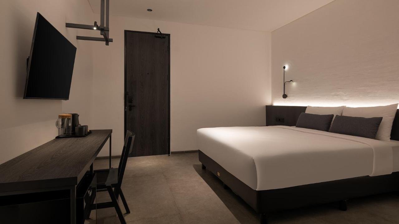 Rez Hotel Semarang Eksteriør bilde