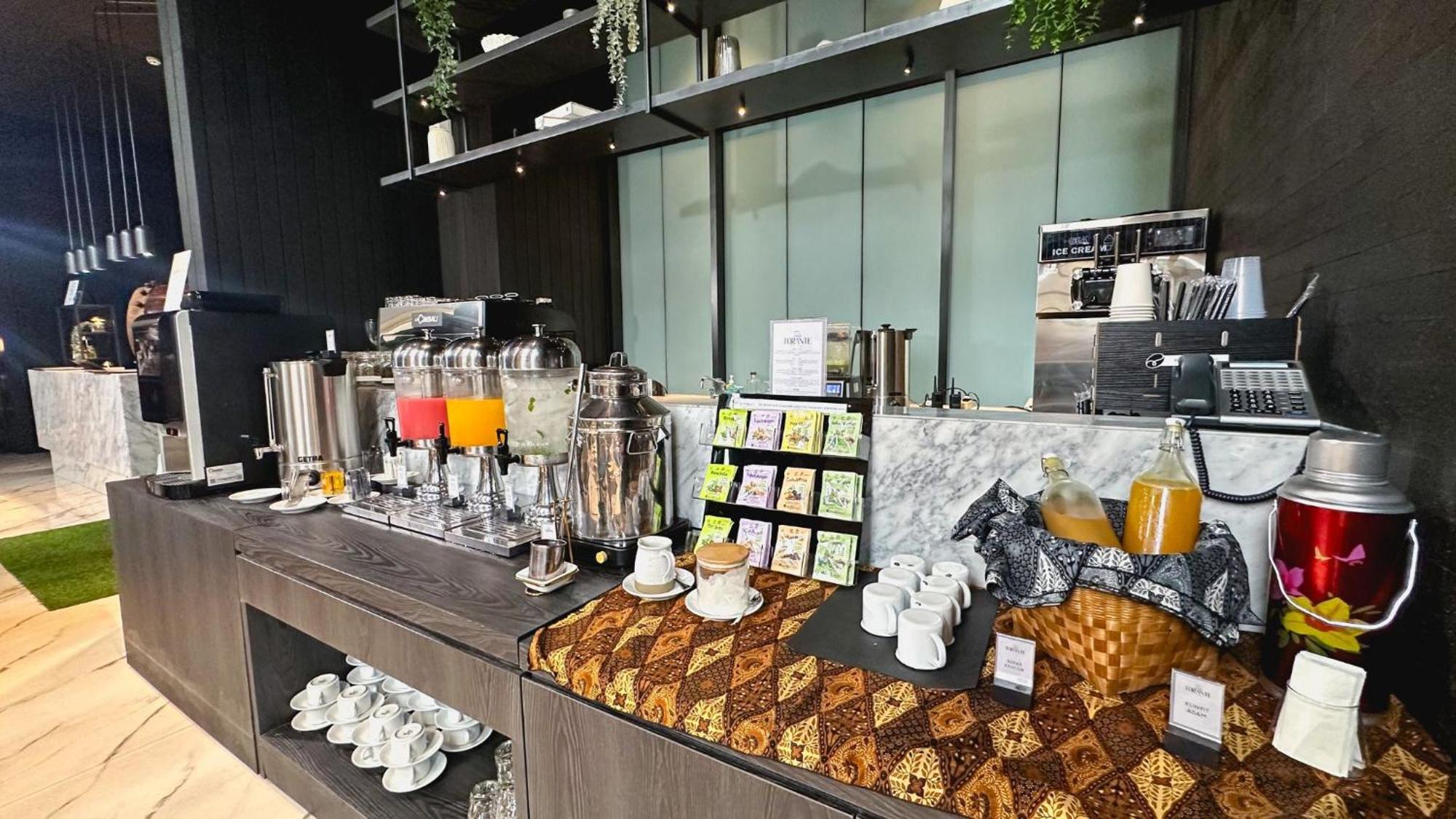 Rez Hotel Semarang Eksteriør bilde